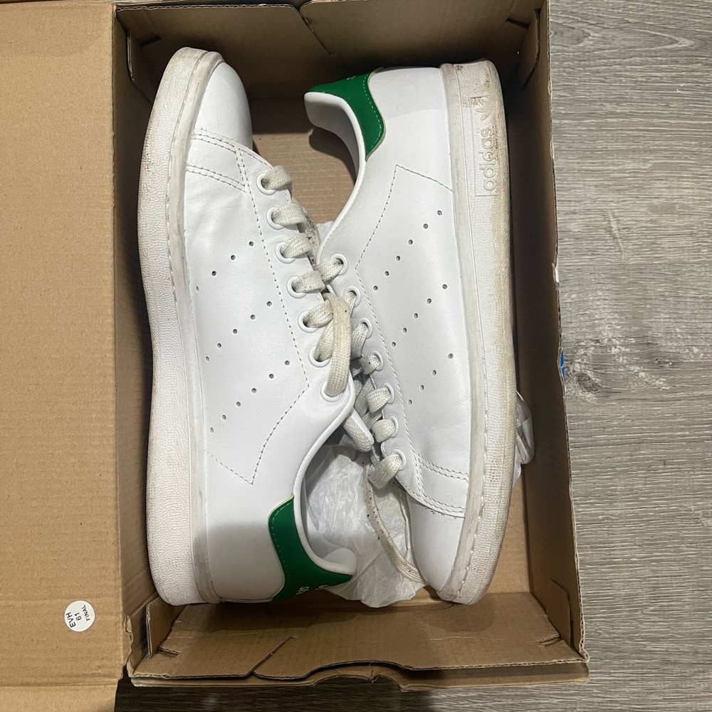 Adidas tennis shoes